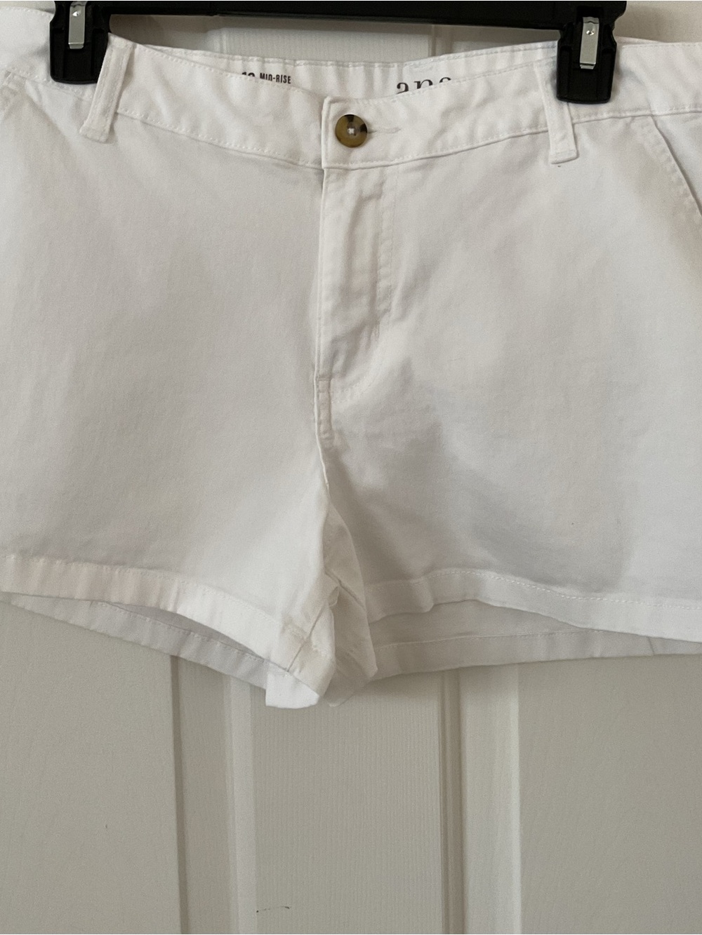 a.n.a Mid-Rise White Women's Cotton Shorts - Picture 4 of 6